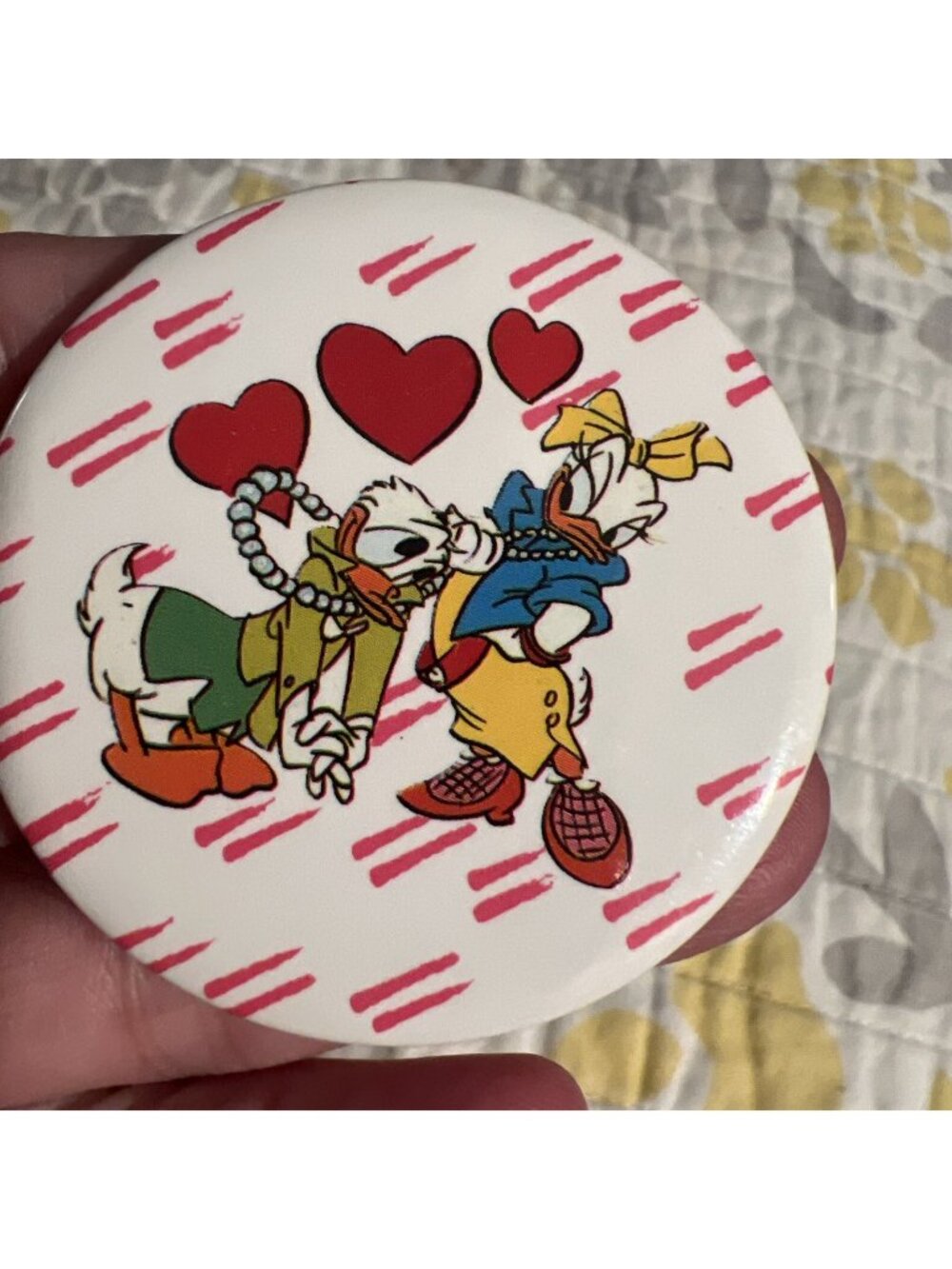 1986 Disney Donald & Daisy Duck Love Struck In Love 2" Button Pin